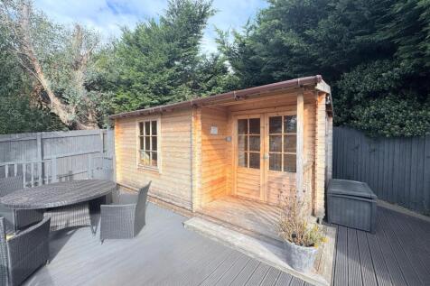 SUMMERHOUSE