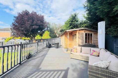 REAR DECKING