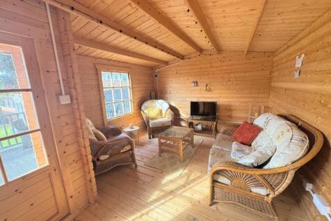 SUMMERHOUSE