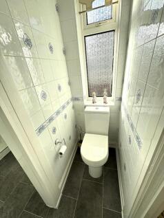 SHOWER ROOM/WC
