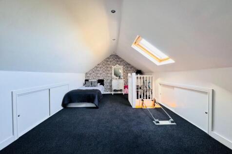 ATTIC ROOM