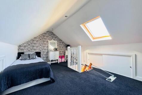 ATTIC ROOM
