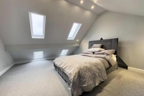 ATTIC ROOM