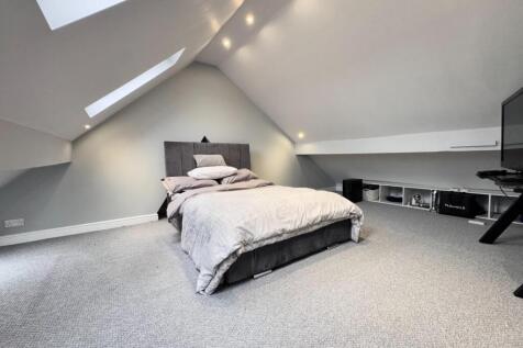 ATTIC ROOM