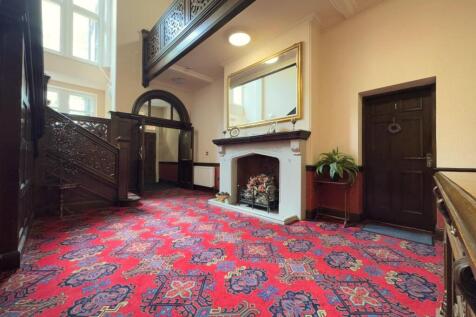 COMMUNAL ENTRANCE