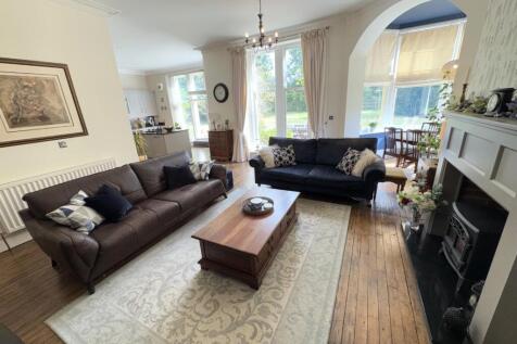 SITTING AREA