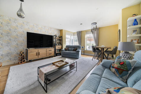 Sitting/Dining Room