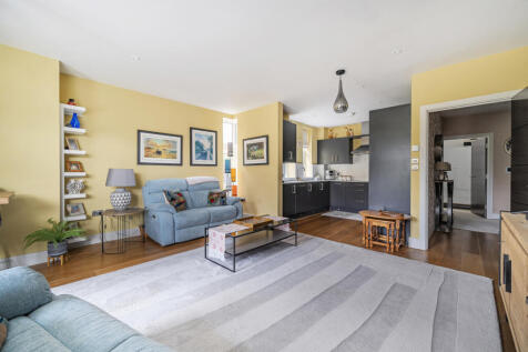Sitting/Dining Room