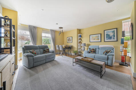 Sitting/Dining Room