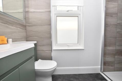 Bed One En-Suite