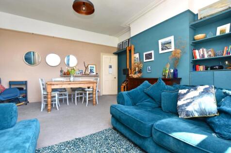 Sitting/Dining Room