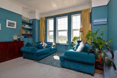 Sitting/Dining Room