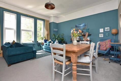 Sitting/Dining Room