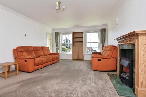 Lounge/Dining