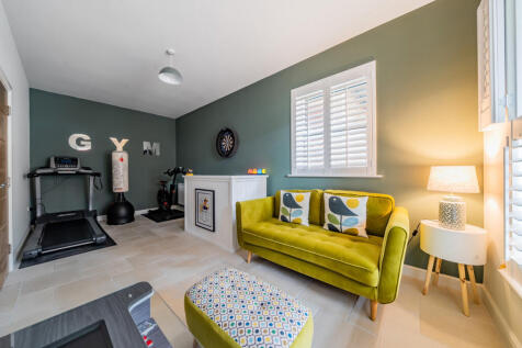 Bedroom Five / Snug