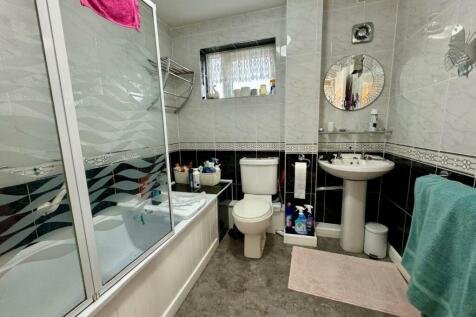 BATHROOM/W.C.