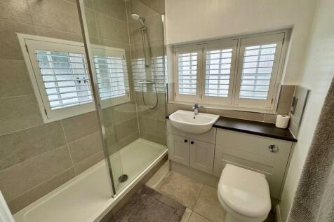 FAMILY SHOWER/WET ROOM