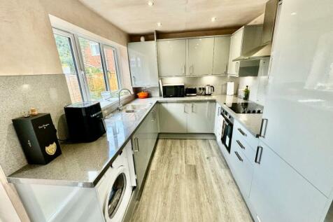 Modern Fitted Kitchen
