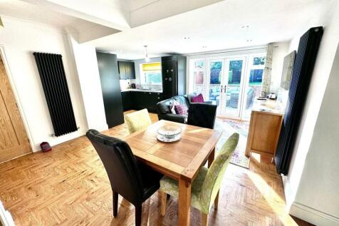 Open plan Kitchen/ Dining Room
