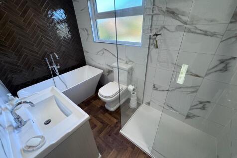 First Floor Bathroom
