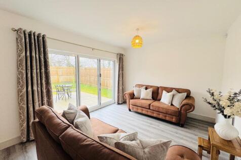 Open plan kitchen / Family Area