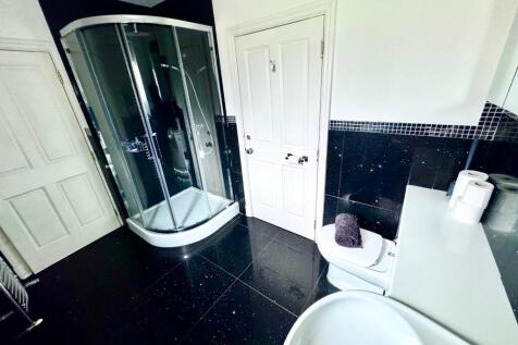 En Suite Shower Room