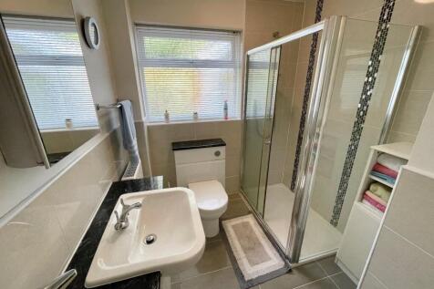 SHOWER ROOM/W.C.