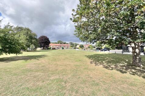 STAPLETON VILLAGE GREEN