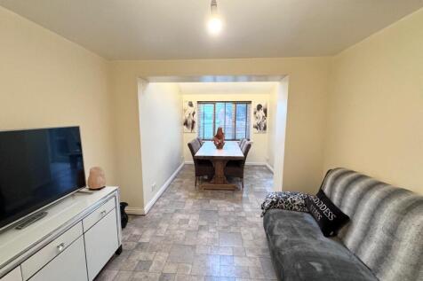 Lounge/ Dining