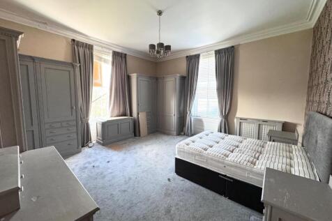 The Courtyard Bedroom