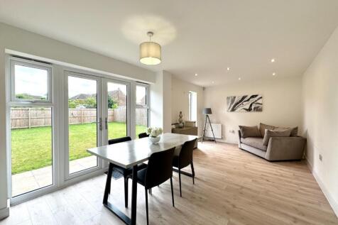 Kitchen/dining/family room