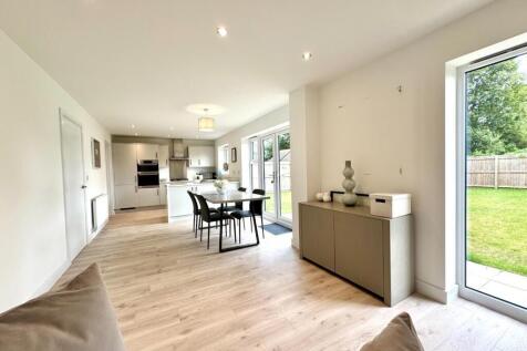 Kitchen/dining/family room