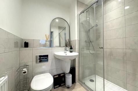 En suite bed 2