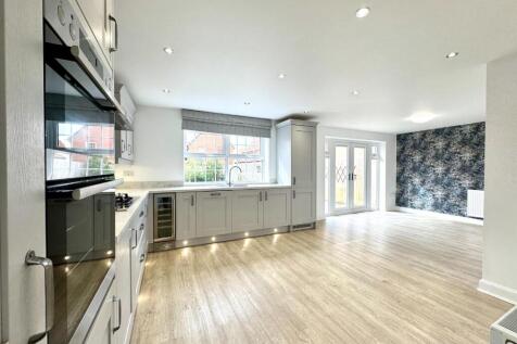 KITCHEN/DINER/FAMILY