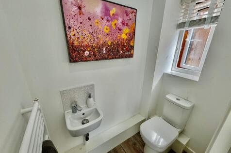 GROUND FLOOR CLOAKROOM/W.C.