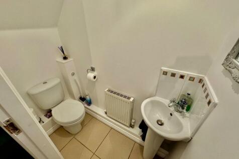 Ground Floor Cloakroom/w.c.