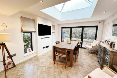 Sun Room/ Family Room