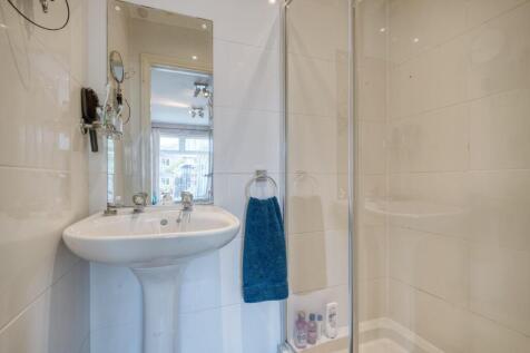 En-Suite ( Bedroom Four)