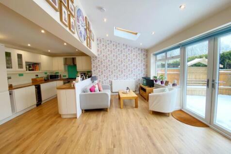 Ground Floor Cloakroom/WC