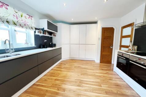 Kitchen / Dining room.