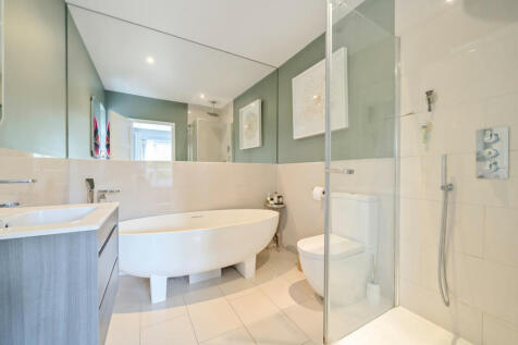 En-Suite Bathroom