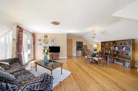 Sitting/Dining Room