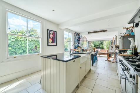 Kitchen/Dining