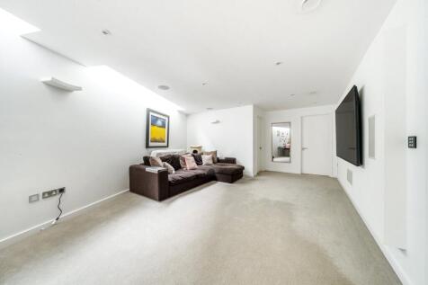 Bedroom/Family Room