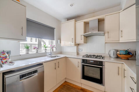 1370712-9-6904c9a...