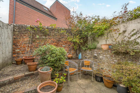 1365867-8-68ee6a3...