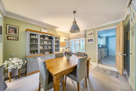 1365867-5-68ee6a0...