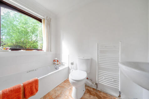 1346750-12-68b9c1...