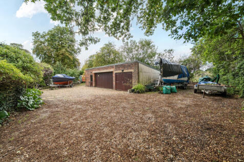 1346750-4-68b9c3a...