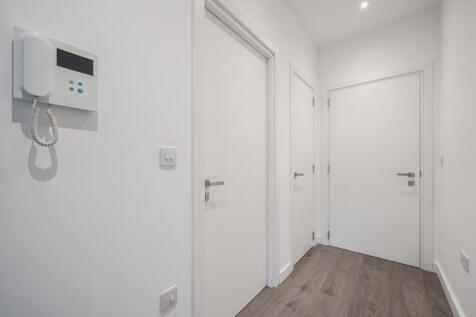 1371521-18-68f751...